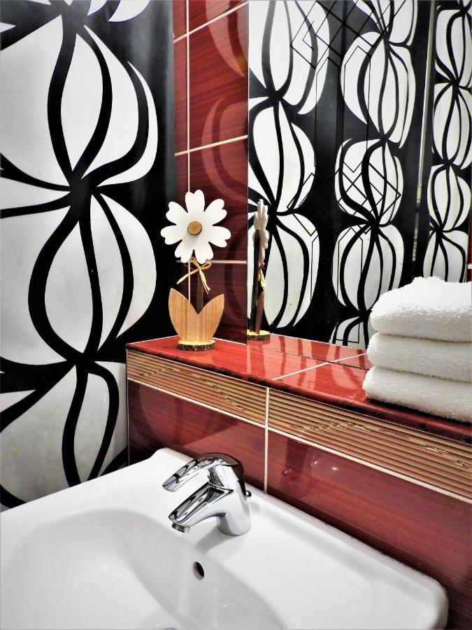 Lena Apartman - Eger Luaran gambar