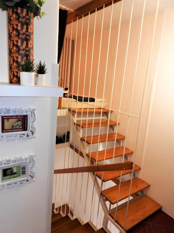 Lena Apartman - Eger Luaran gambar