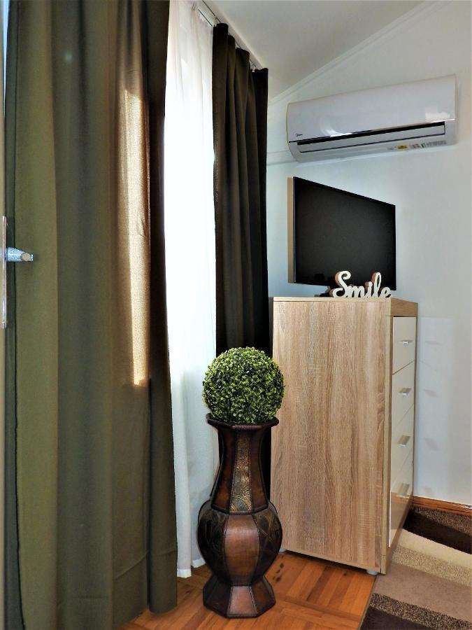 Lena Apartman - Eger Luaran gambar