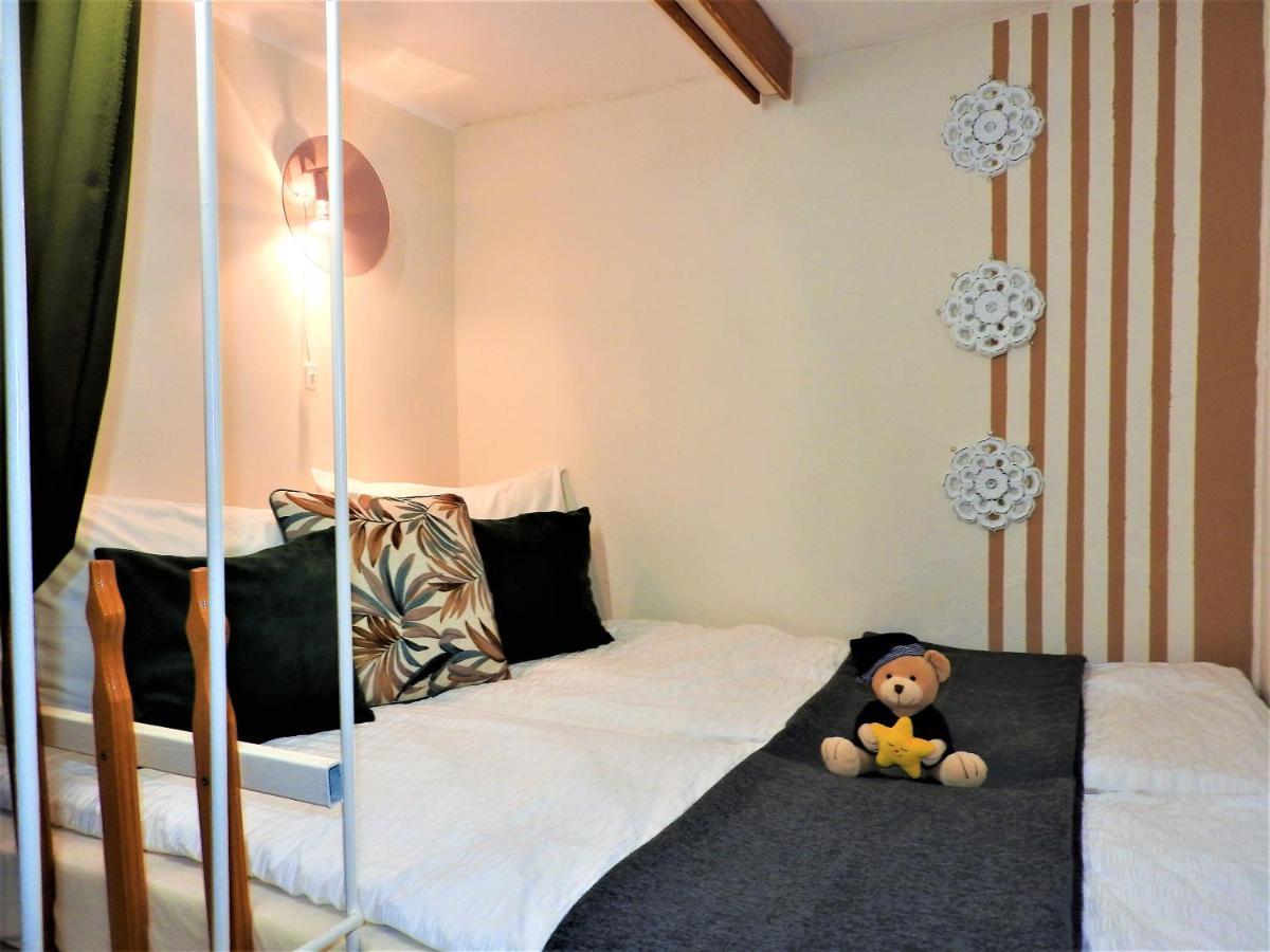 Lena Apartman - Eger Luaran gambar