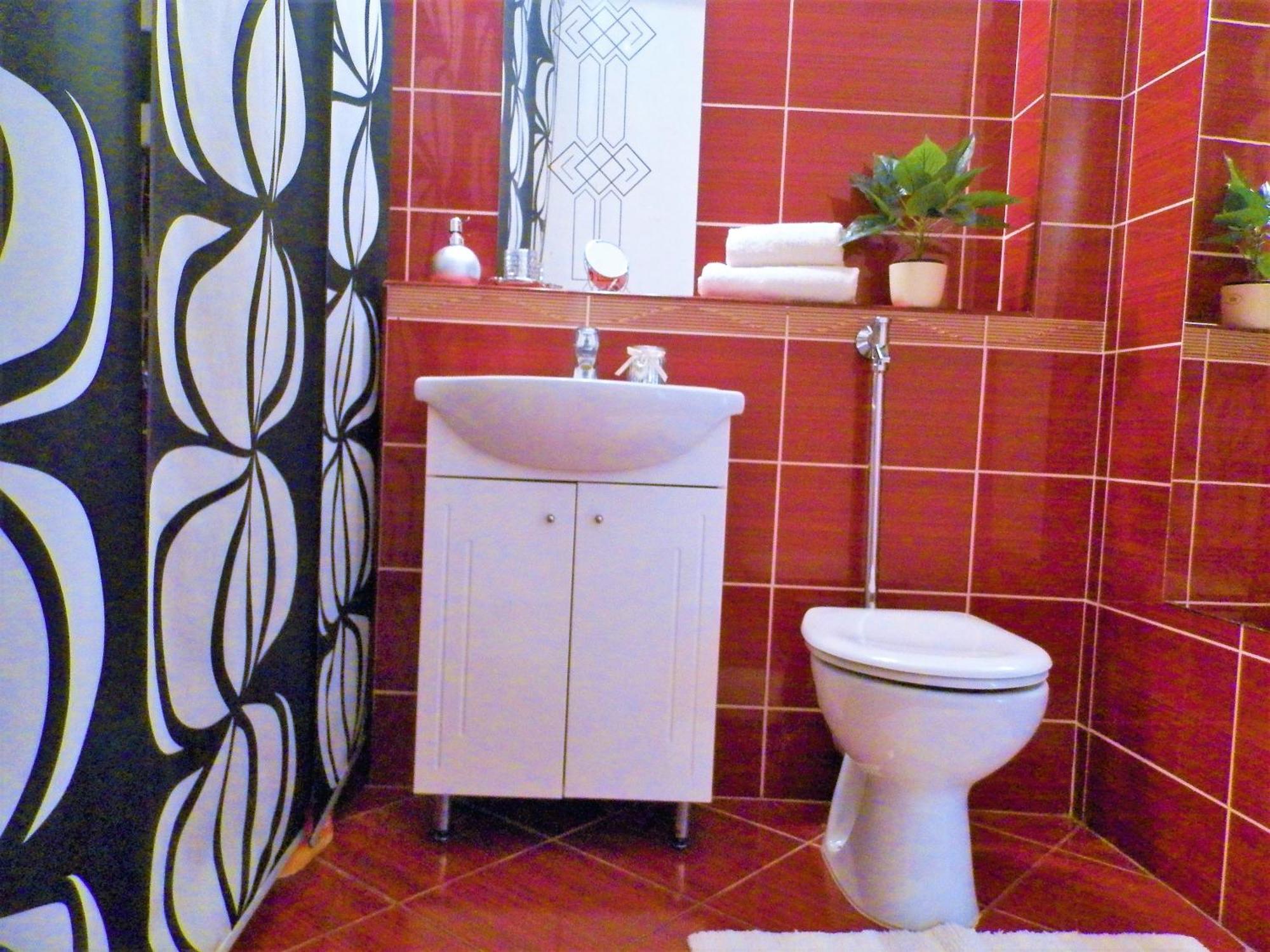 Lena Apartman - Eger Luaran gambar