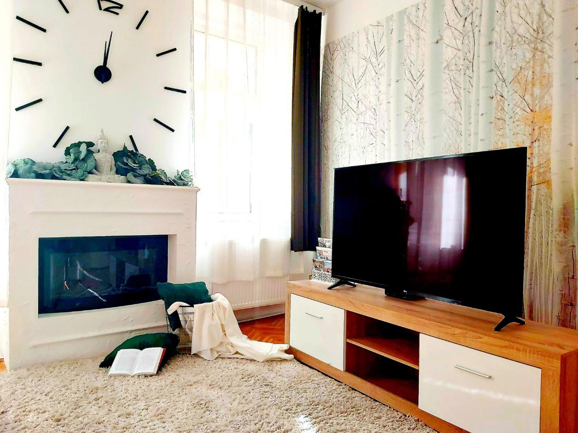 Lena Apartman - Eger Luaran gambar